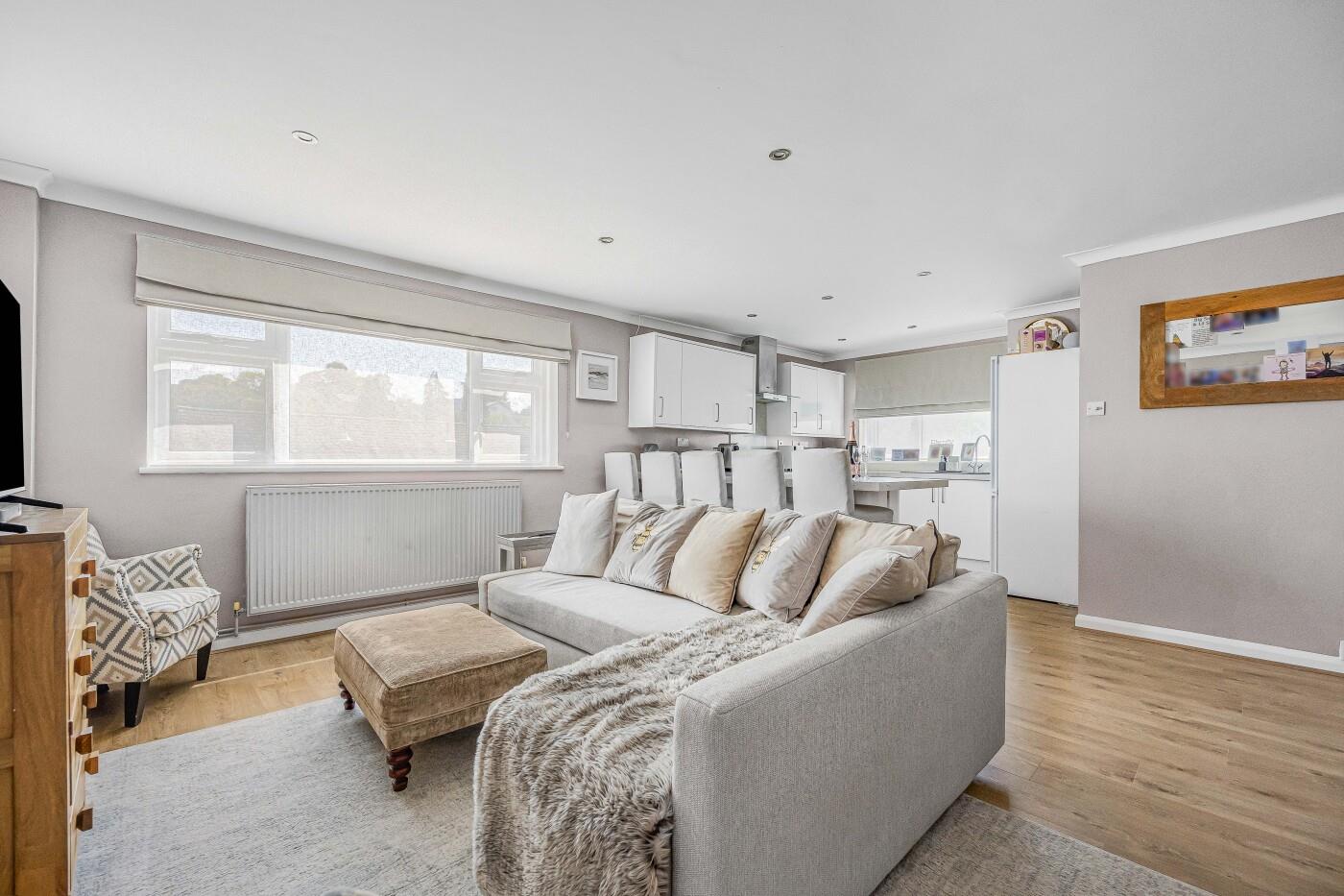 2 bed property in Deanfield Road, Henley-On-Thames